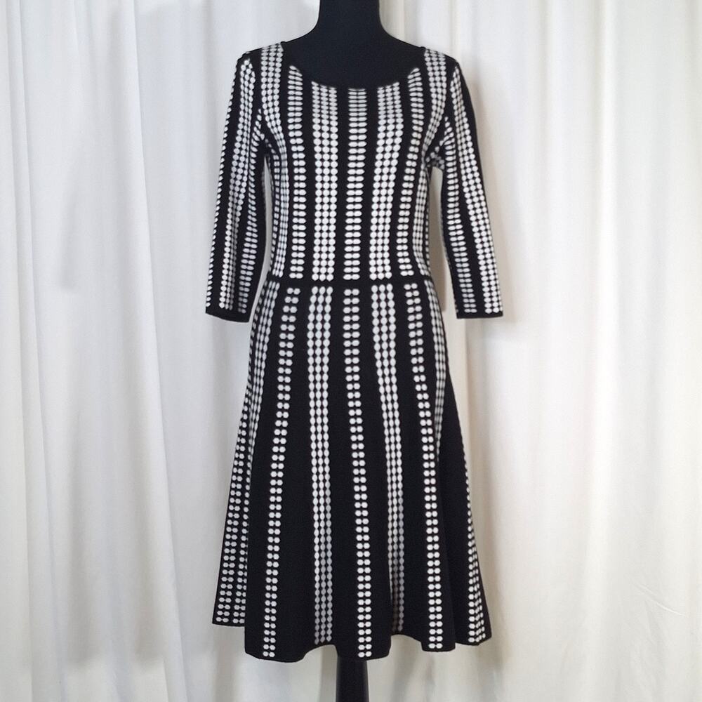 Danny & Nicole Medium Black White Knit Fit Flare Sweater Dress 3/4 Sleeve Preppy